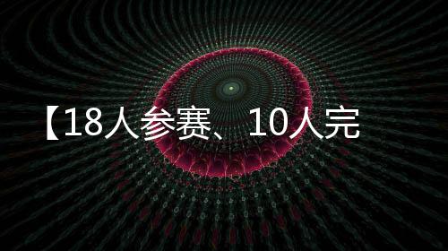 不场摩托车翻滚着摔进砂石区